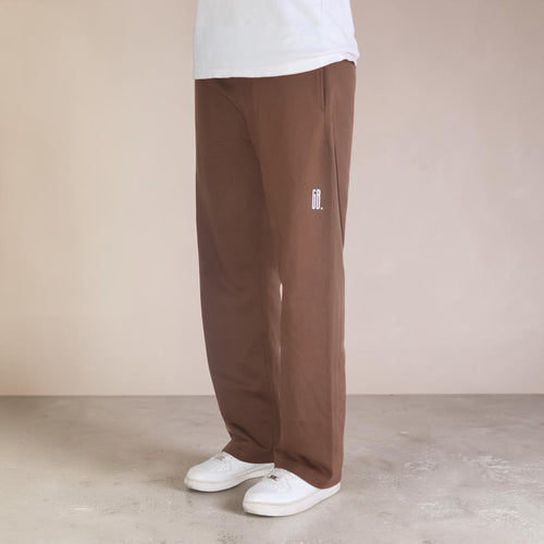 Jogging GRAND B. Brown, coupe droite, vue produit