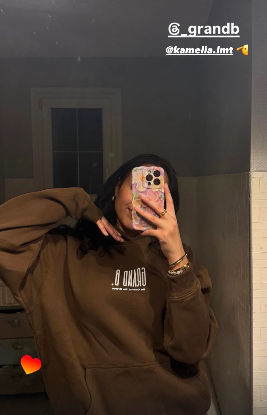 Story cliente : hoodie GRAND B. brown en selfie miroir